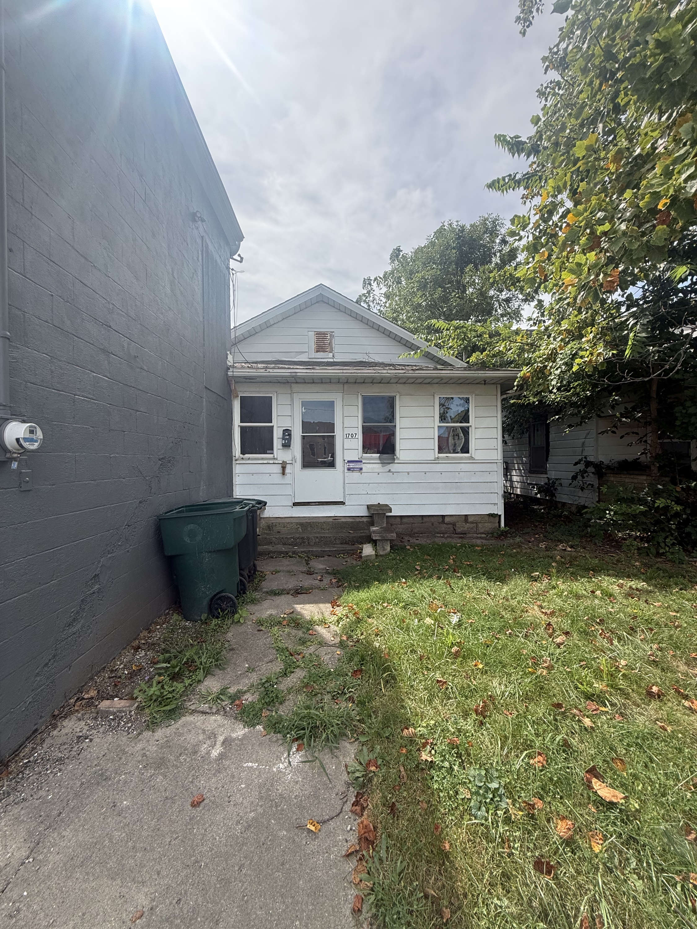 1707 East Memorial Drive - 1 Main House